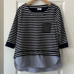 Fantastic Fawn Mixed Media Top Sz L w MEASURMENTS Navy Blue, White w Pocket